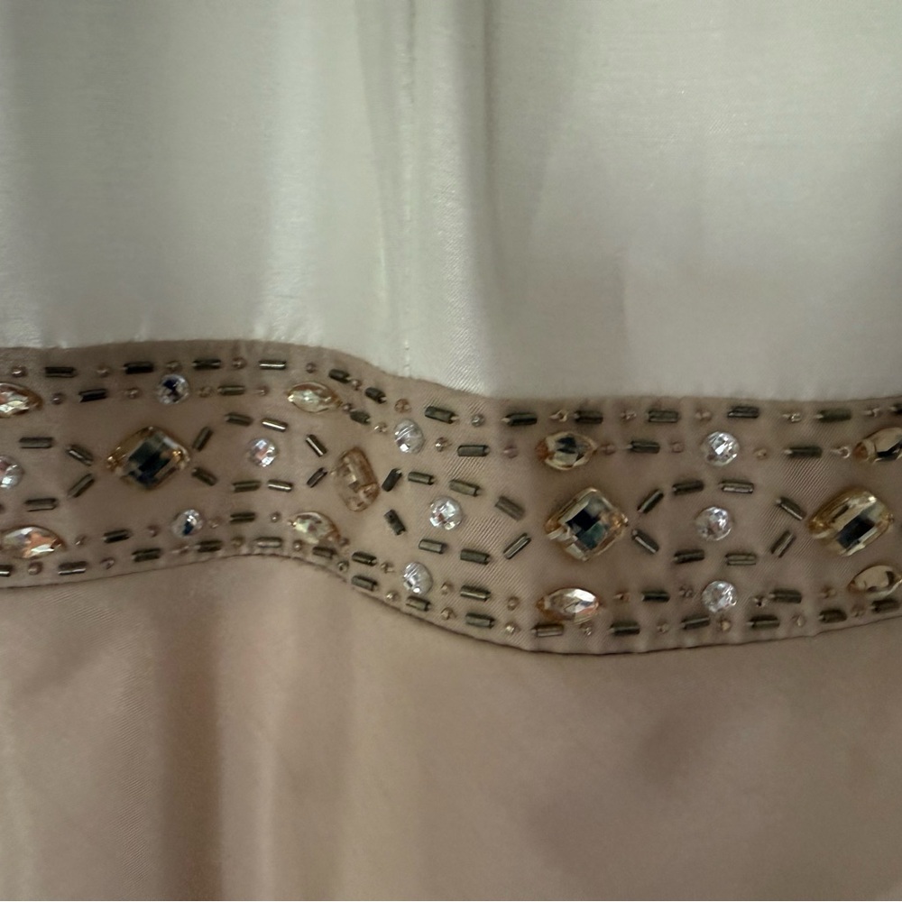 Jessica Howard Cream and Gold Embellished Dress